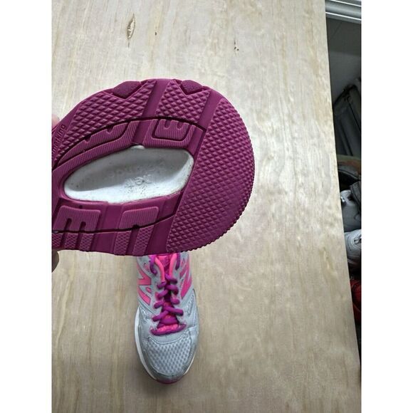 New Balance 680v3 Women’s Hot Pink 6.5 Sneakers Shoes - Picture 9 of 11